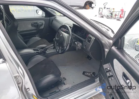 1998 Nissan Skyline z USA, uszkodzony, nr VIN HR33105907